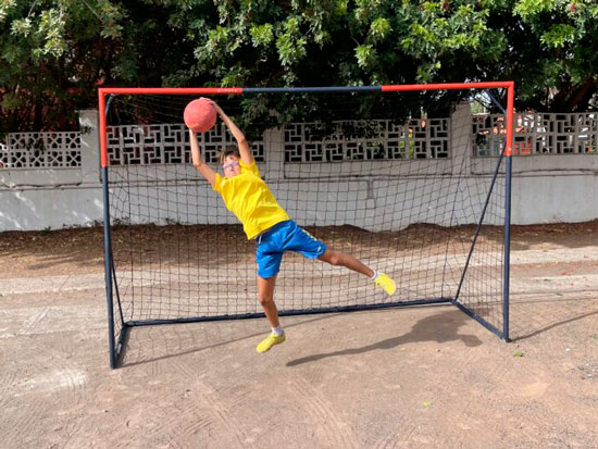 Partido de futbol en una celebración en Gran canaria